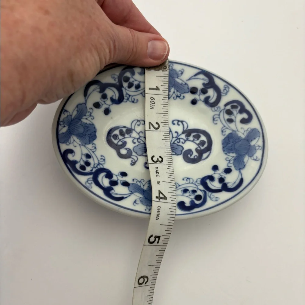 Vintage Pedestal Chinoiserie Blue and White Floral Ceramic Soap Dish